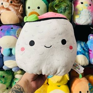Squishmallow Flip a Mallow Raisy Ramen Shun Sushi